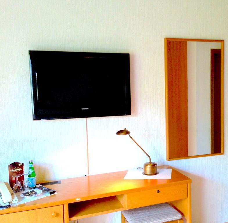 Hotel Waldschloesschen Fuechten Phòng bức ảnh