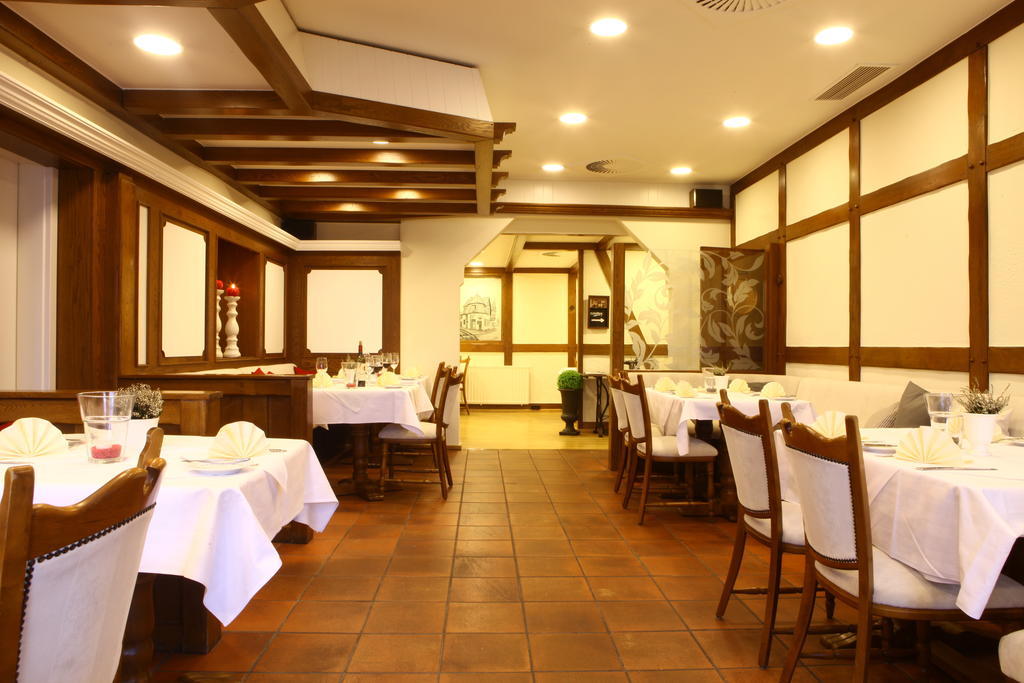 Hotel Waldschloesschen Fuechten Ngoại thất bức ảnh